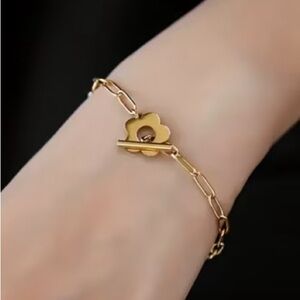 Gold bracelet